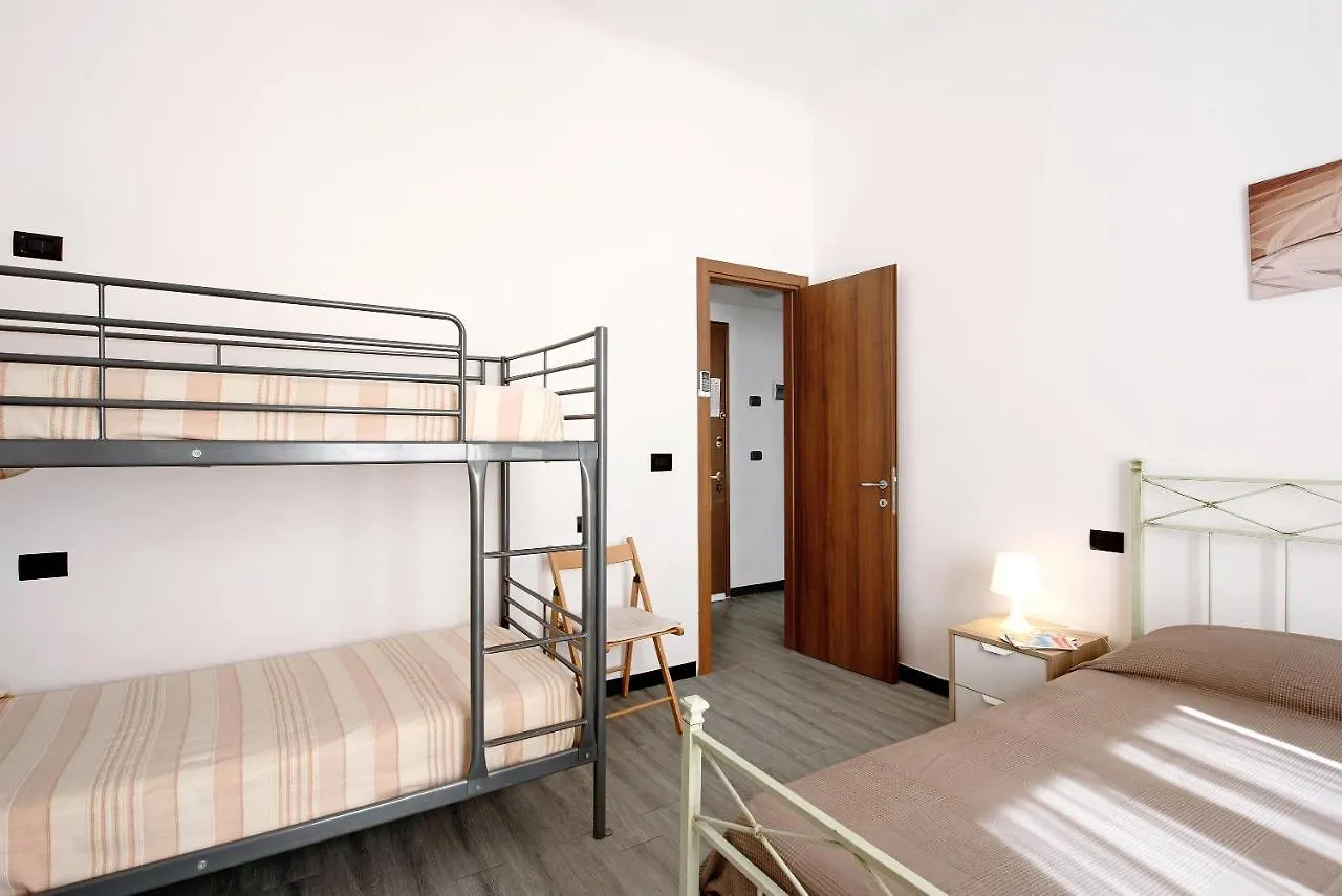 Bilocale Cilea Con Balcone Apartment Varazze