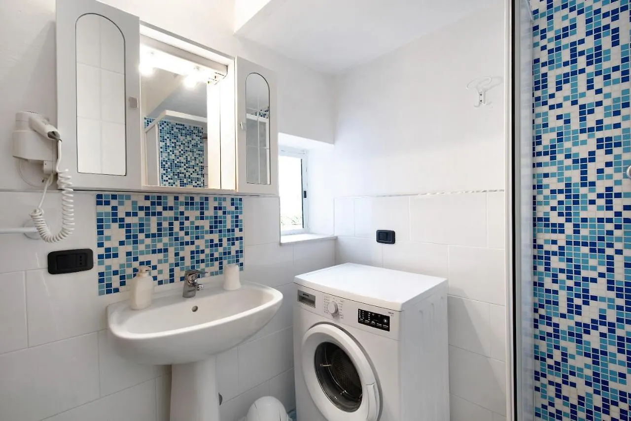 Bilocale Cilea Con Balcone Apartment Varazze