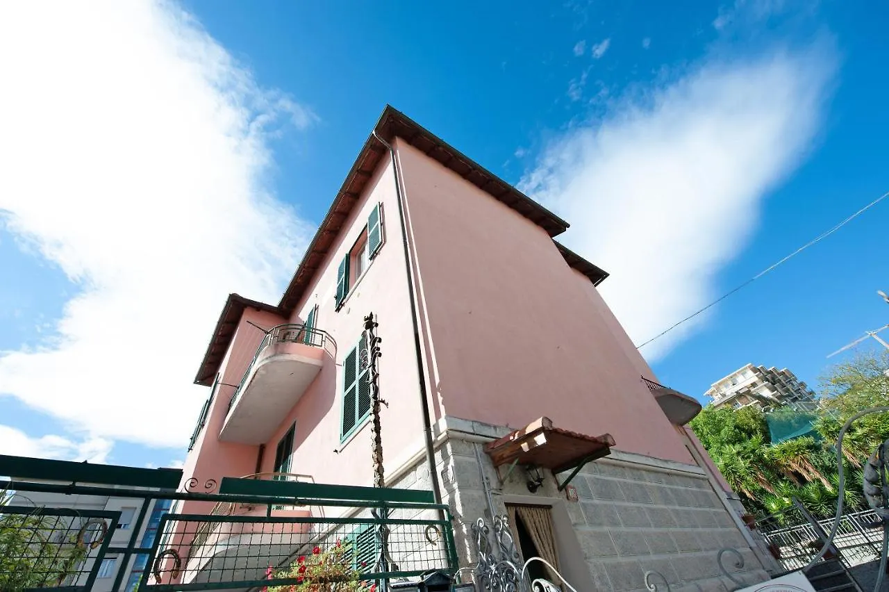 Bilocale Cilea Con Balcone Apartment Varazze